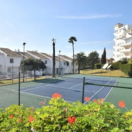 Garden Club 44 With Balcony & Pool Access Marbella