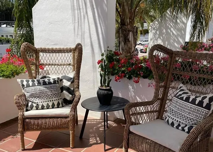 Garden Club 44 With Balcony & Pool Access Marbella