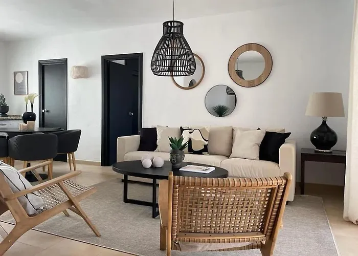 Garden Club 44 With Balcony & Pool Access Apartament