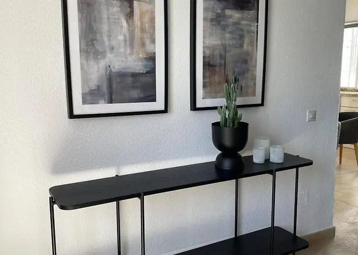 Garden Club 44 With Balcony & Pool Access Apartment *