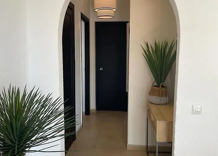 Garden Club 44 With Balcony & Pool Access Apartament